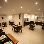 招待所 Luxury & Charm
