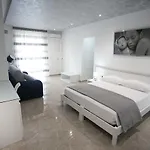 Luxury & Charm